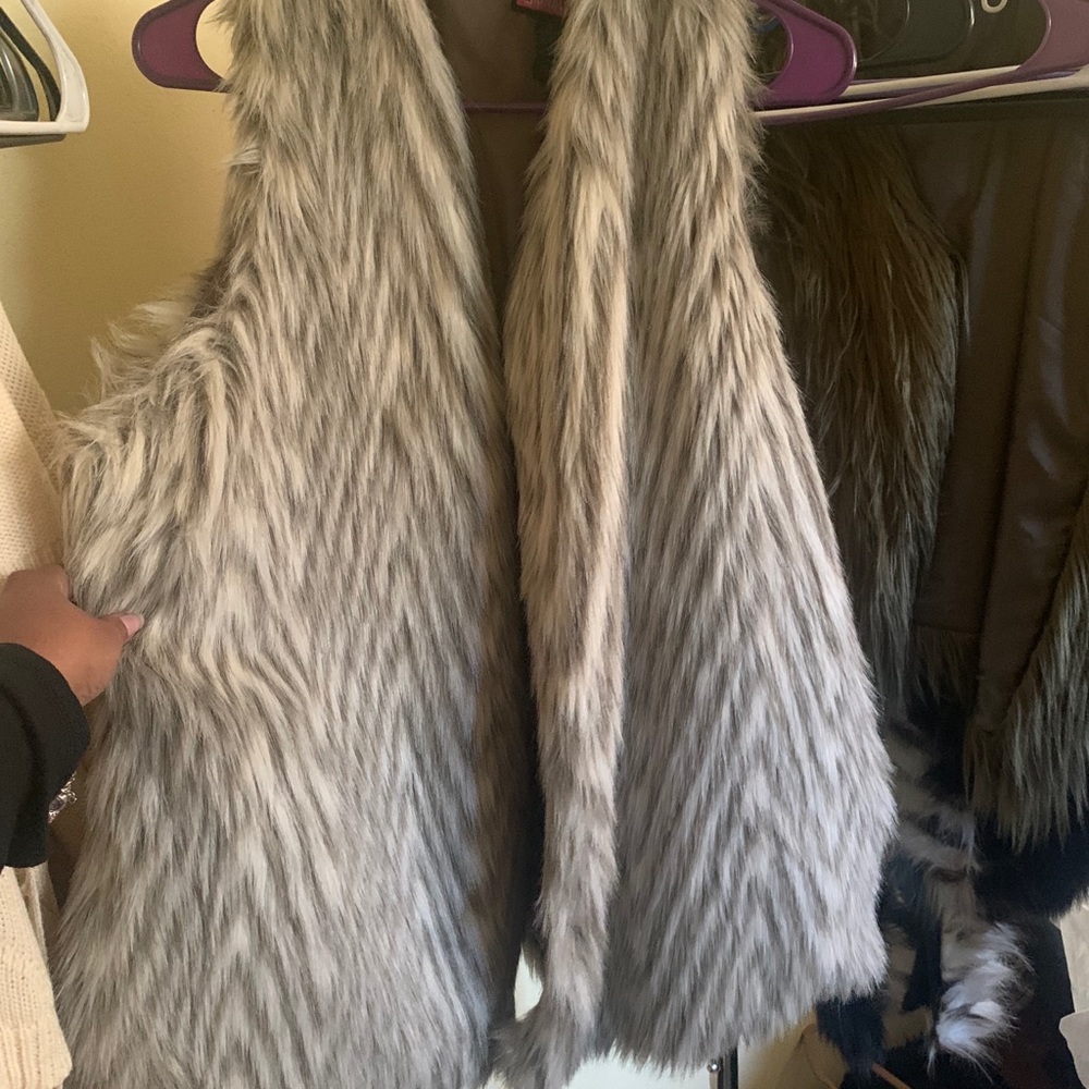Fur vest